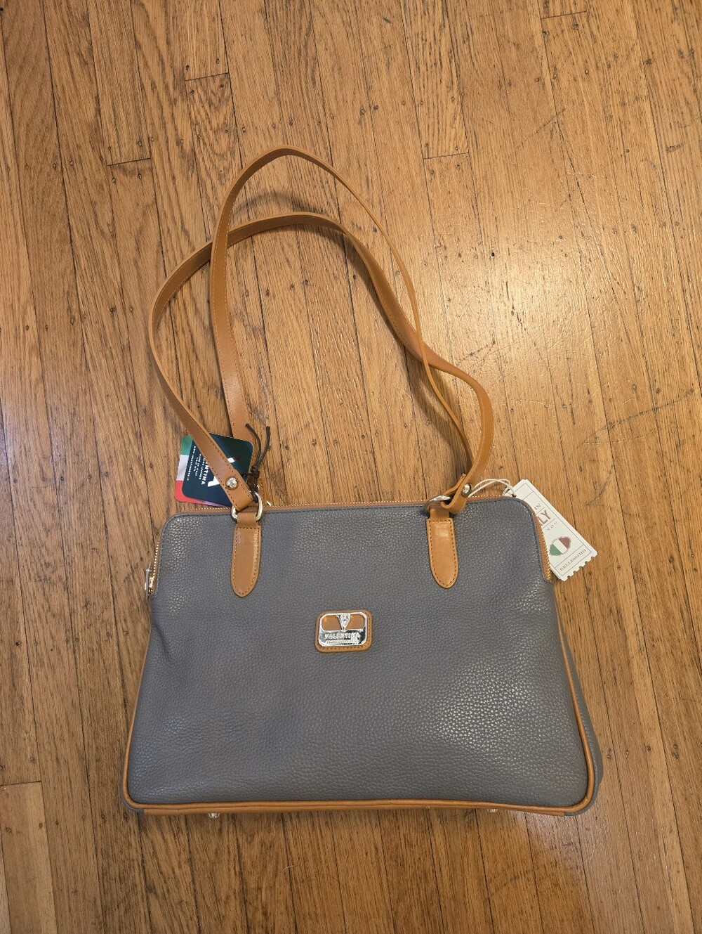 🆕️🏵NWT Valentina Leather Shoulder Bag